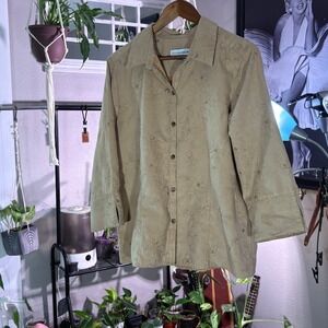 Saginaw Tan Floral Print Long Sleeve Collared Button Up Shirt Top Women's